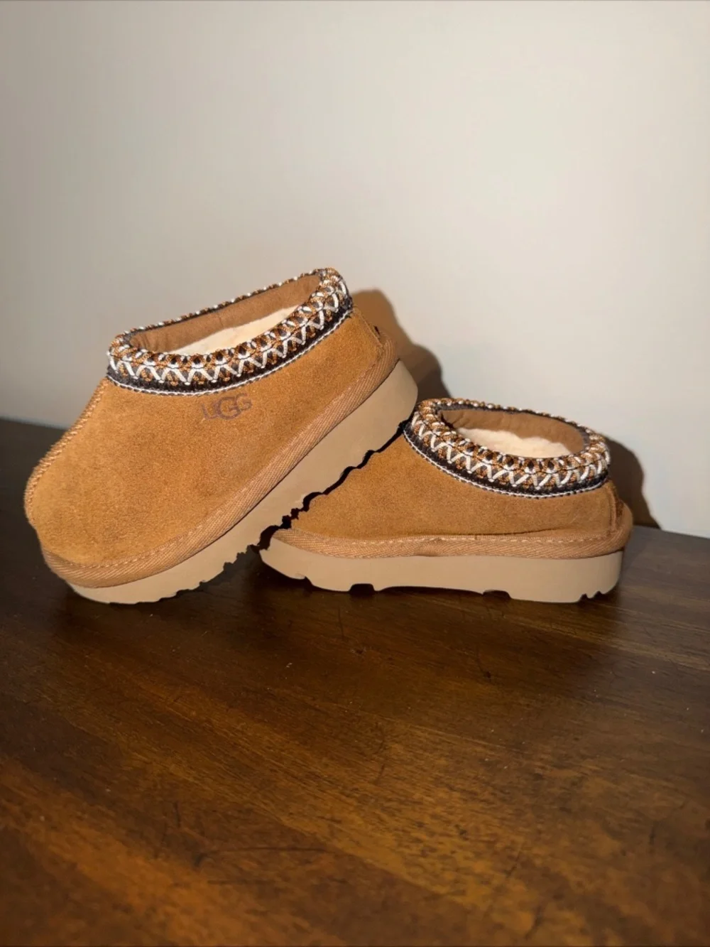 UGG Tasman Chestnut Toddler Shoes Size 6C Nice!